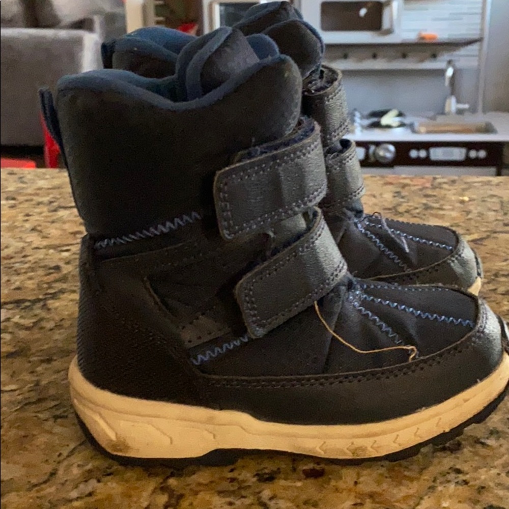 Carters sz 9 booth boots